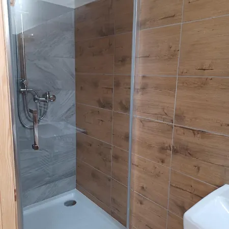 Sarnak 19 דירה Runina