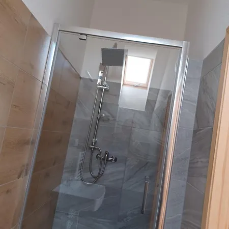 Sarnak 19 דירה Runina